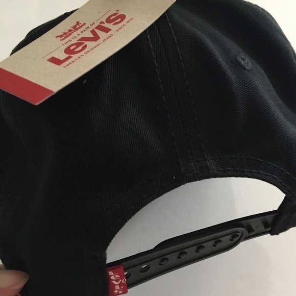 black Levi's New York snap back baseball hat. Unisex - Picture 5 of 7